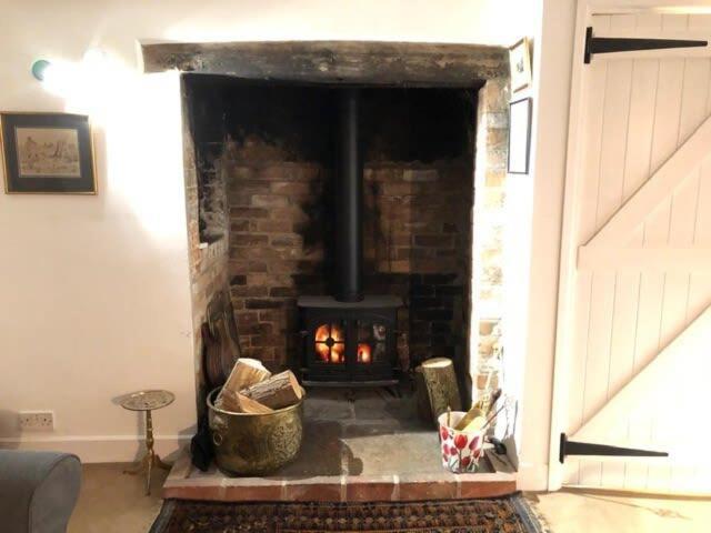 River Cottage A Country Retreat In Wooded Gardens East Stoke  Eksteriør billede