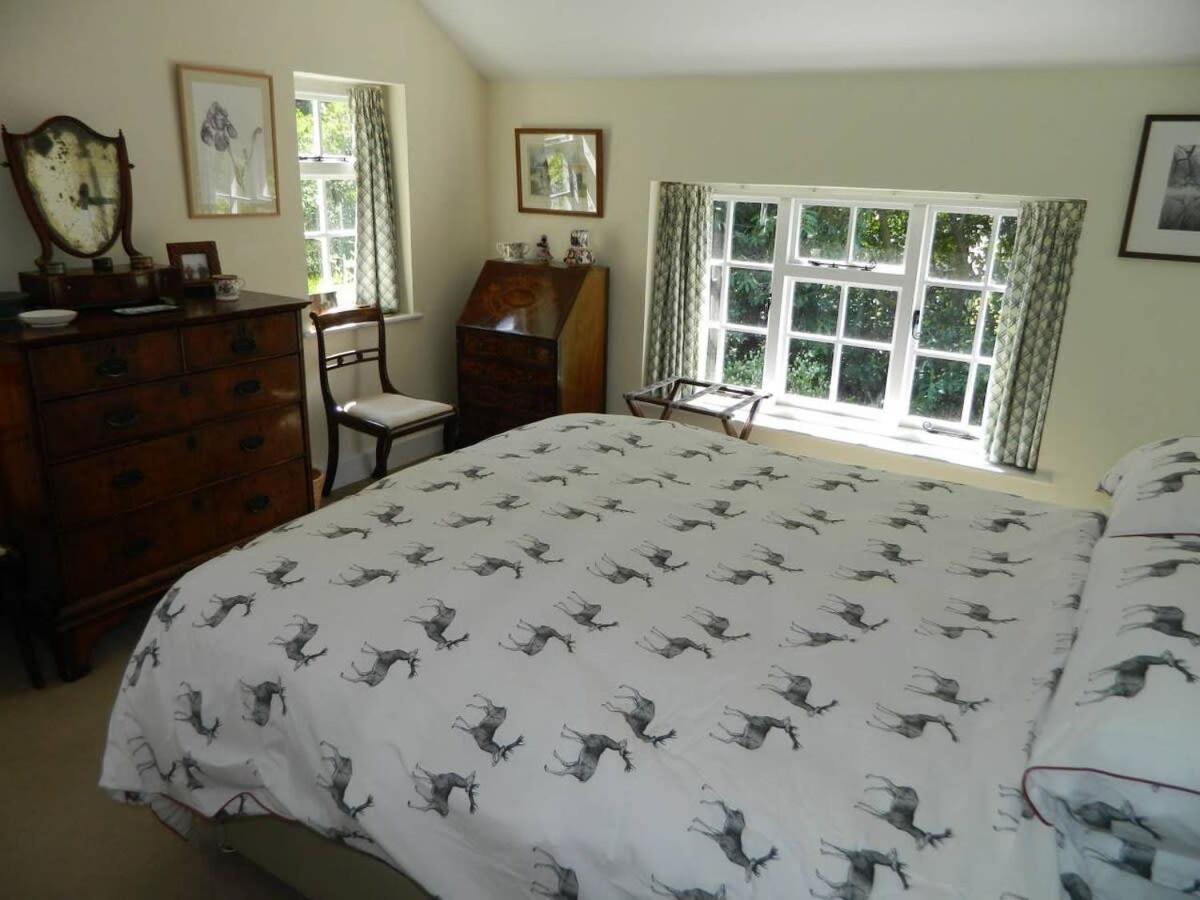 River Cottage A Country Retreat In Wooded Gardens East Stoke  Eksteriør billede